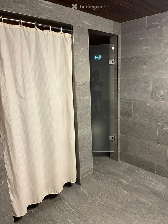Charmante, sonnige 2.5-Zimmer-Wohnung in Disentis/Mustér mit direktem Zugang zur Skipiste 19