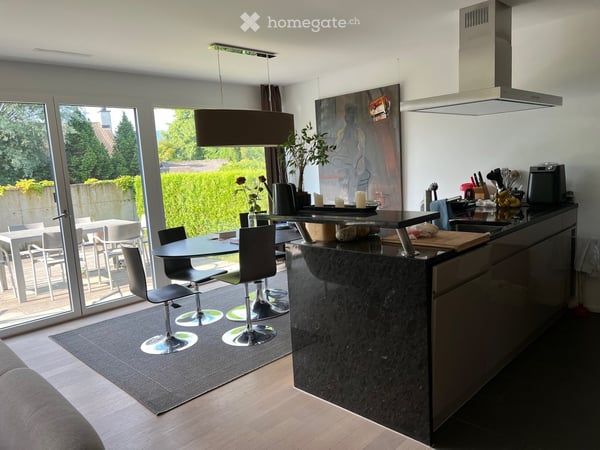 Charmante 3.5-Zimmer-Terrassenwohnung an der Seestrasse in Uerikon
