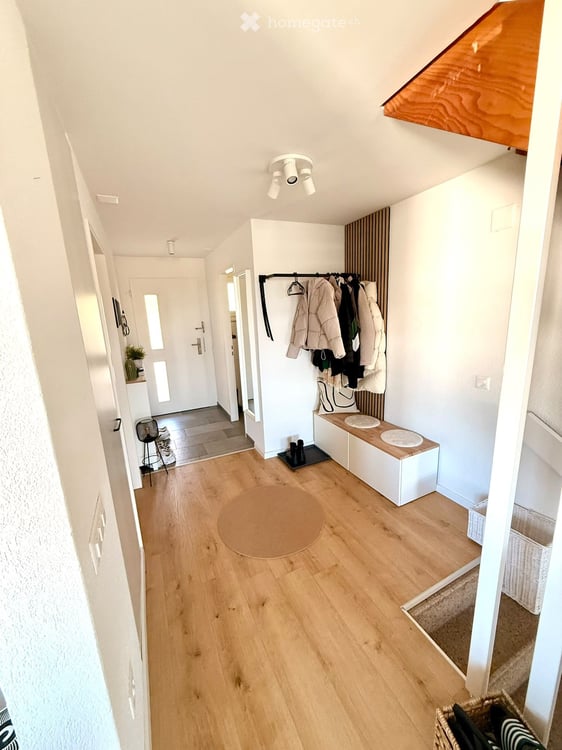Modernisiertes 5.5-Zimmer-Reiheneckhaus mit grosszügigem Garten & Weitsicht 3