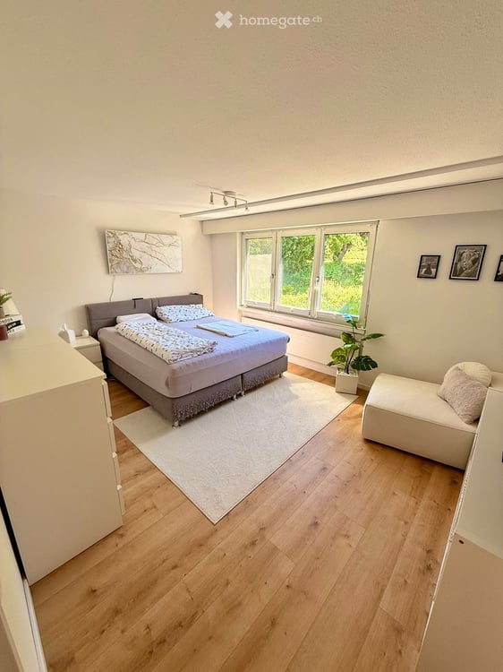 Modernisiertes 5.5-Zimmer-Reiheneckhaus mit grosszügigem Garten & Weitsicht 8
