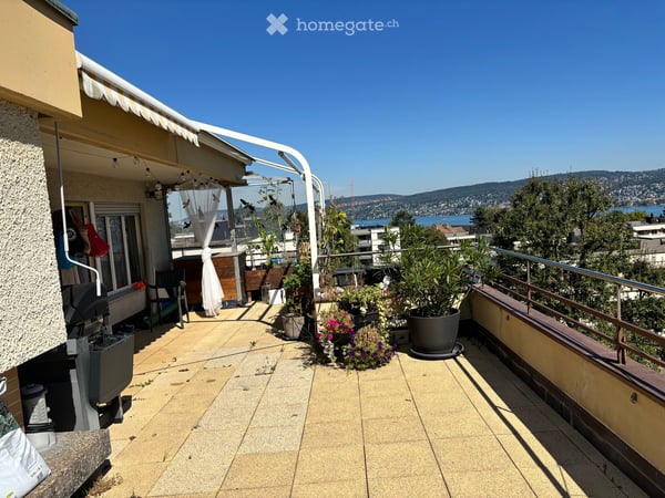 Charmante 6.5-Zimmer-Dachwohnung mit Aussicht in Thalwil; BEFRISTET 6-9 Monate 12