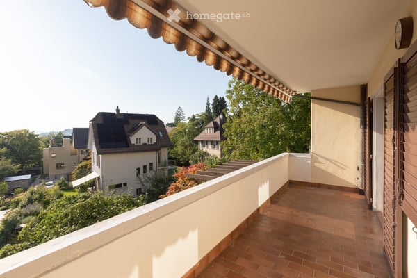 Charmante, sehr ruhige 2.5 Zimmer Stadtwohnung am Zürichberg im Grünen 2