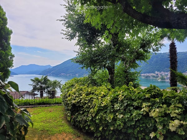 Schöne 8 Zi. Zweifamilienvilla mit herrlicher Seesicht und schöner Gartenanlage 27