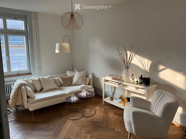 Gehobene 3.5-Zimmer-Altbauwohnung mit Balkon im Herzen von Zürich 3