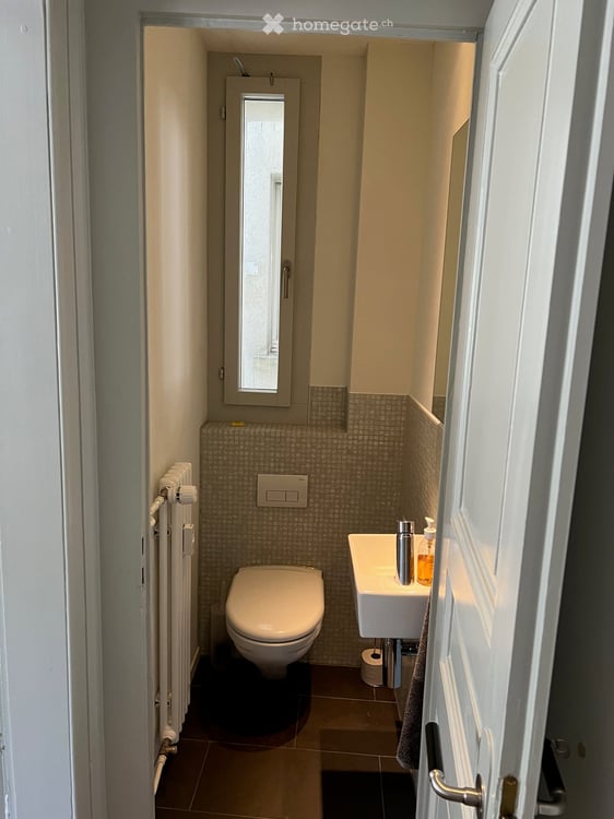 Gehobene 3.5-Zimmer-Altbauwohnung mit Balkon im Herzen von Zürich 8