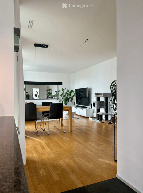 Moderne 4.5-Zimmer-Wohnung mit 2 Balkonen und 2 Badezimmer mitten in Reinach BL 5