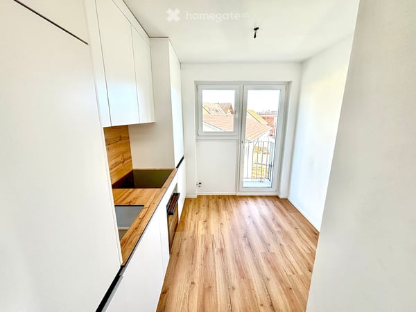 Gemütliche 3.5-Zimmer Dachwohnung mit 2 Balkonen & Reduit in 5033 Buchs AG 4