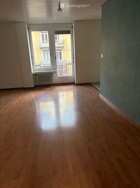Helle 3.5-Zimmer-Wohnung mit Balkon an der Bertastrasse, Zürich 6