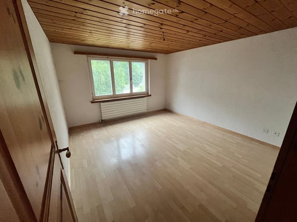 Einfamilienhaus mit einer sepr. 2 Zimmer-Wohnung 24