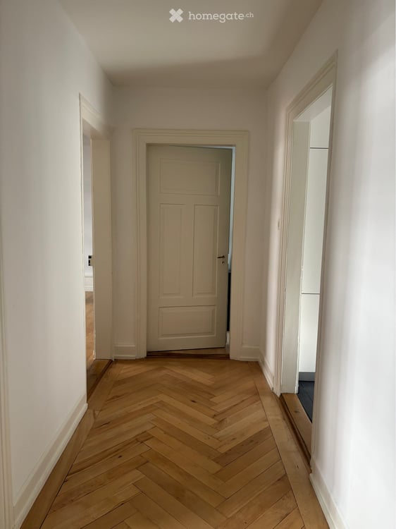 Charming 3.5-Room Apartment on Badenerstrasse, Zürich 8004 4