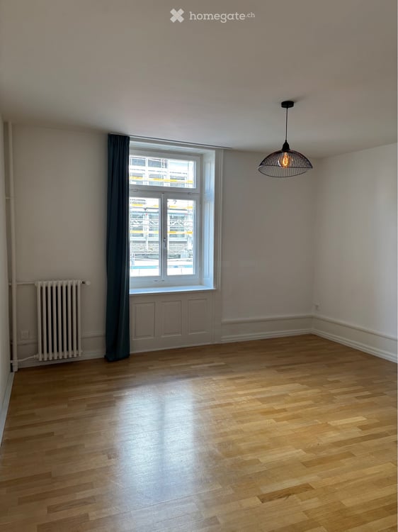 Charming 3.5-Room Apartment on Badenerstrasse, Zürich 8004 2