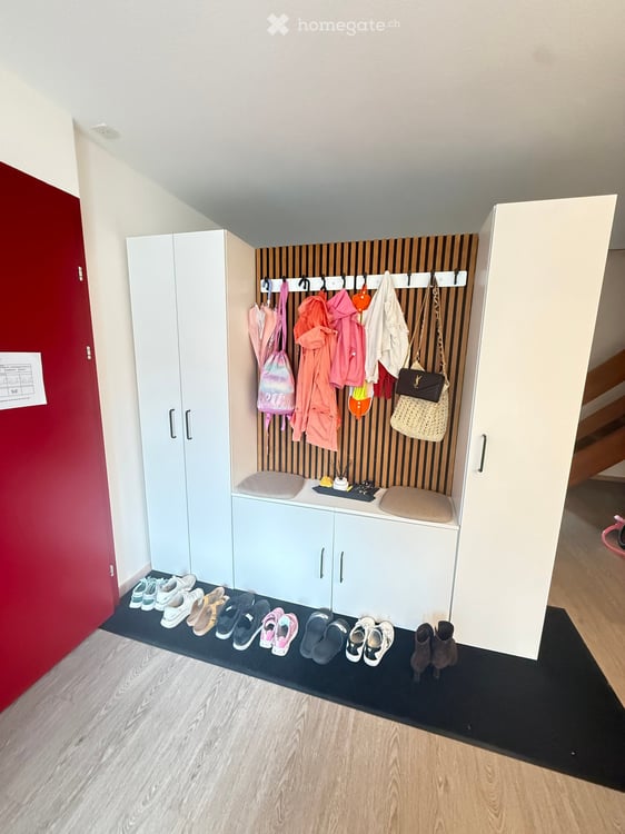 Geräumige 5.5-Zimmer-Maisonette-Wohnung mit Balkon in Wallisellen 2