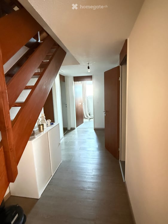 Geräumige 5.5-Zimmer-Maisonette-Wohnung mit Balkon in Wallisellen 4