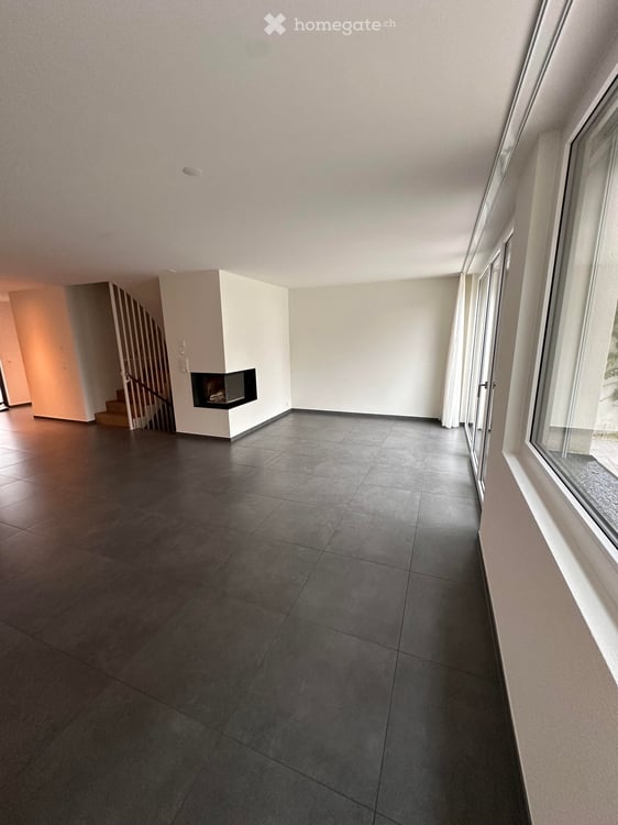 Wunderschönes 5.5-Zimmer-Familienhaus | ca. 240 m² | Garten | 10 Min. von Zug 2