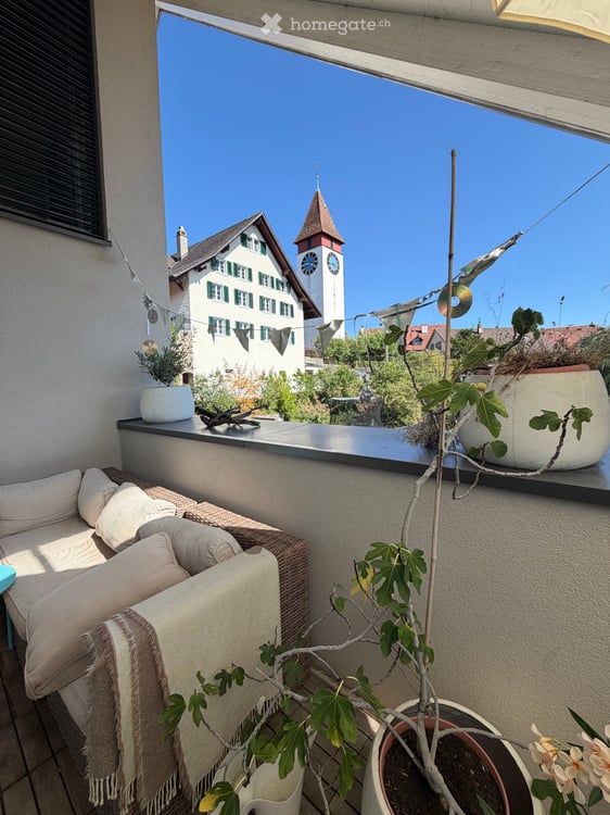 Schöne und grosszügige 5.5-Zimmer-Maisonettewohnung in Opfikon 8