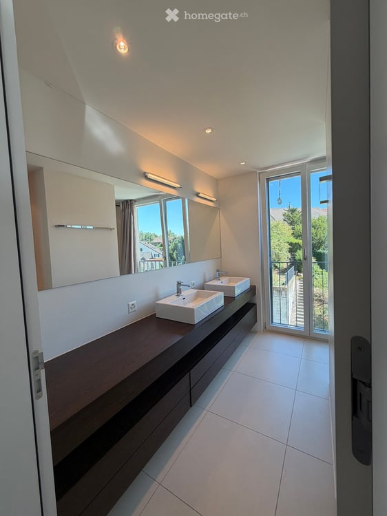 Schöne und grosszügige 5.5-Zimmer-Maisonettewohnung in Opfikon 9
