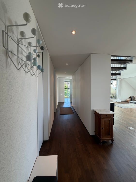 Schöne und grosszügige 5.5-Zimmer-Maisonettewohnung in Opfikon 3
