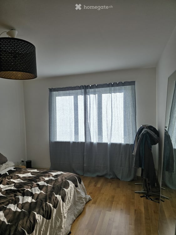 Möblierte 3-Zimmer-Wohnung mit Balkon und Stadtblick in Zürich 8002 3