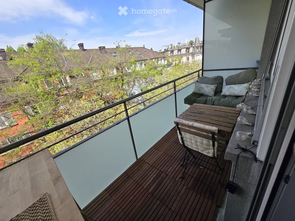 Möblierte 3-Zimmer-Wohnung mit Balkon und Stadtblick in Zürich 8002 5