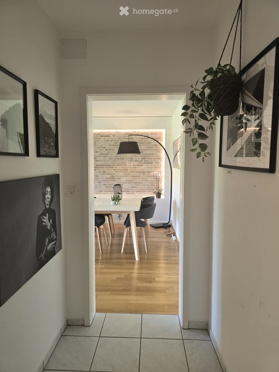 Möblierte 3-Zimmer-Wohnung mit Balkon und Stadtblick in Zürich 8002 2