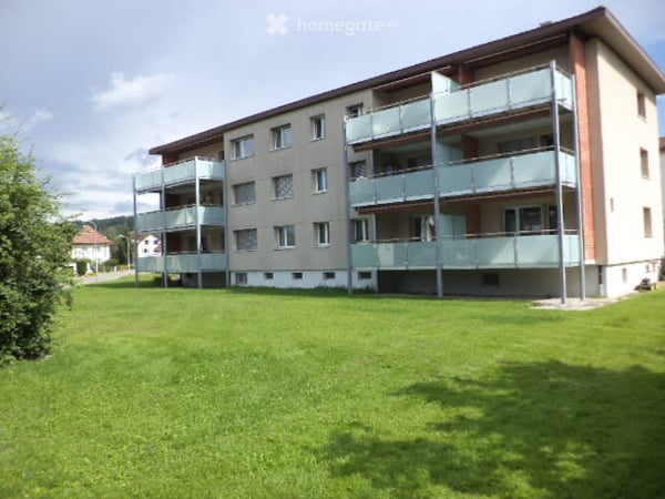 Schöne 3-Zimmerwohnung  2 Stock mit grossem Balkon an sonniger, ruhiger Lage