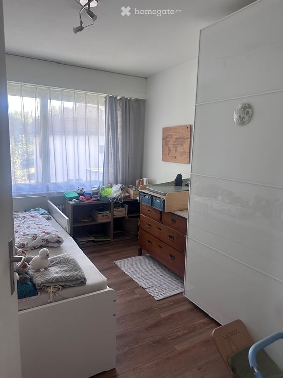 4.5-Zimmer-Wohnung mit Weitsicht und grosser Terrasse in Adliswil 5