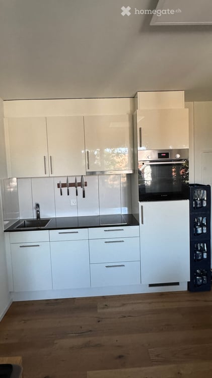Suche Nachmieter für charmante 2,5 Zimmer-Wohnung mit Balkon in St. Gallen.