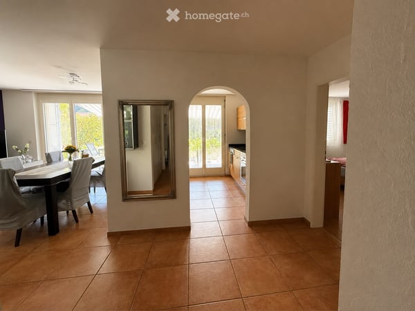 Charmante 4.5-Zimmer-Wohnung mit Gartensitzplatz an ruhiger Lage in Laufen 3