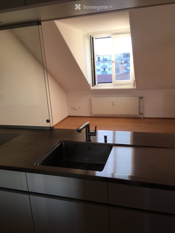 Stilvoll renovierte 2.5-Zimmer-Dachwohnung 8