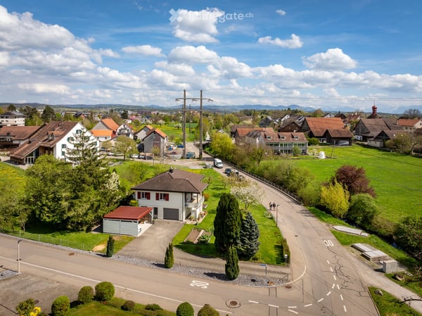 Charmantes Einfamilienhaus mit grossem Garten und viel Privatsphäre – BEFRISTET ZU VERMIETEN