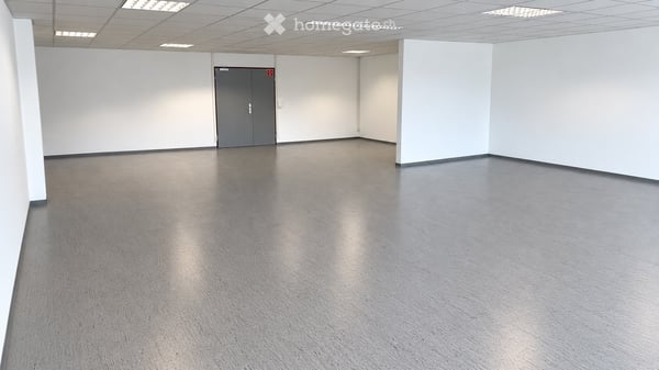 Zwei helle Büroräume zur Untermiete an zentraler und verkehrsgünstiger Lage in Schlieren 6