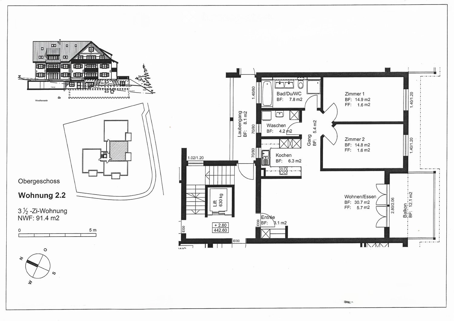 Floor plan of a 3.5-room apartment on the upper floor, including a living/dining area, kitchen, two bedrooms, bathroom, laundry room, and entrance.