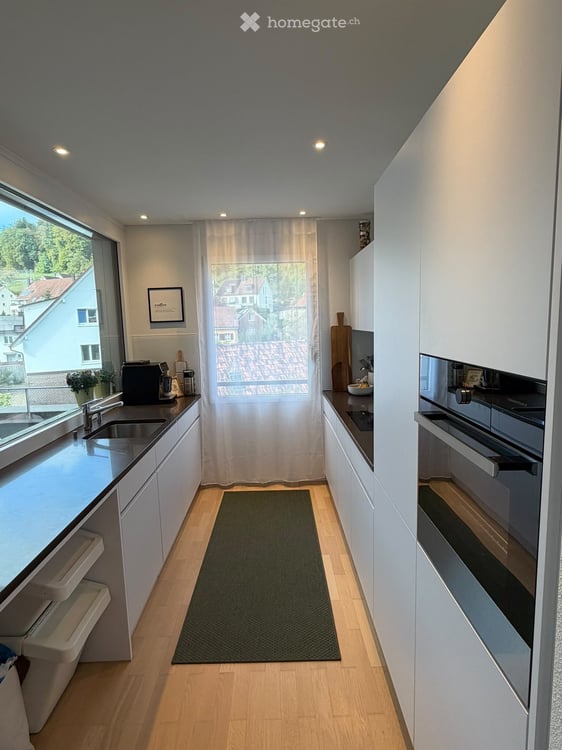 Helle 3.5-Zimmer-Wohnung mit Balkon und schöner Aussicht in Urdorf 3