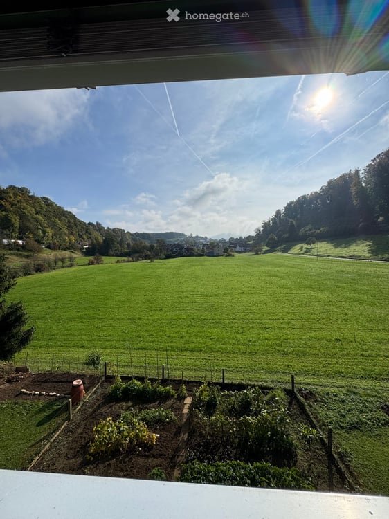 Helle 3.5-Zimmer-Dachwohnung im Fricktal mit Balkon und 2 Parkplätzen 2