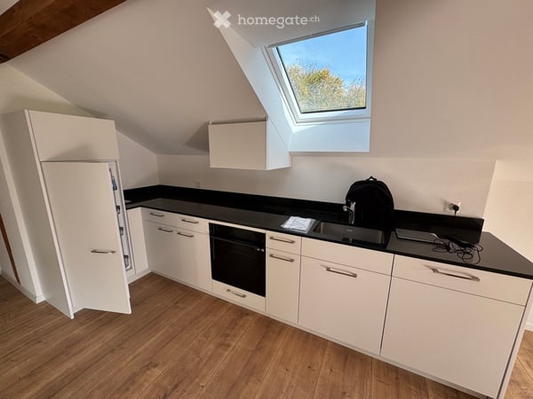 Helle 3.5-Zimmer-Dachwohnung im Fricktal mit Balkon und 2 Parkplätzen 3