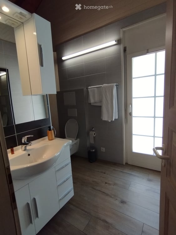 à Baar-Nendaz,4 min de Sion, appartement de standing- 180m2- 4 suites privatives & 2 terrasses 10