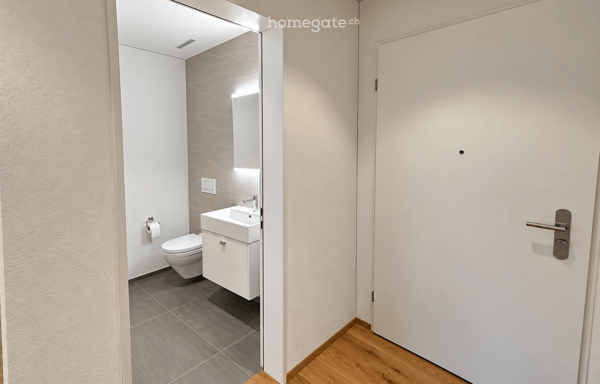 Helle Dachwohnung mit modernem Ausbau und charmanten Holzdetails 5