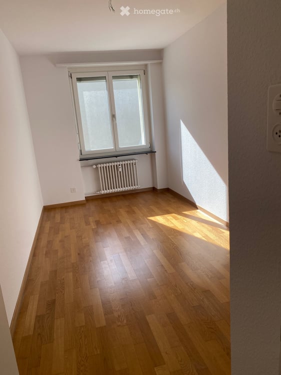 3.5-Zimmer-Wohnung mit 2 Balkon an ruhiger Lage in Basel 4