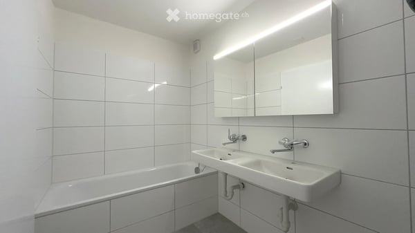 Renovierte 4.5-Zimmer-Dachwohnung mit Balkon in Hombrechtikon 7