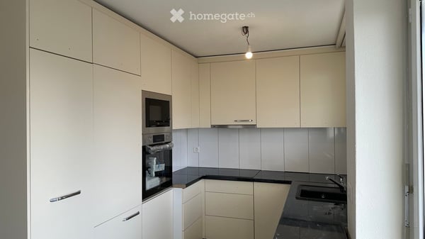 Renovierte 4.5-Zimmer-Dachwohnung mit Balkon in Hombrechtikon 11