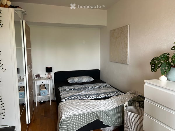 Spacious and Bright Room in Shared Flat close to Kannenfeldplatz from mid November 2