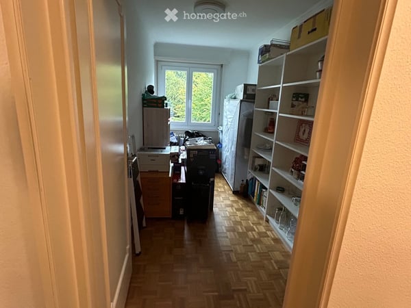 Spacieux appartement de 6 pièces avec balcon à Pully 3330.- charges comprises 8