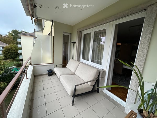 Spacieux appartement de 6 pièces avec balcon à Pully 3330.- charges comprises 11