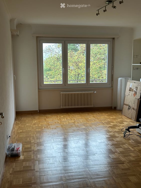 Spacieux appartement de 6 pièces avec balcon à Pully 3330.- charges comprises 6