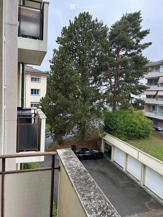 Spacieux appartement de 6 pièces avec balcon à Pully 3330.- charges comprises