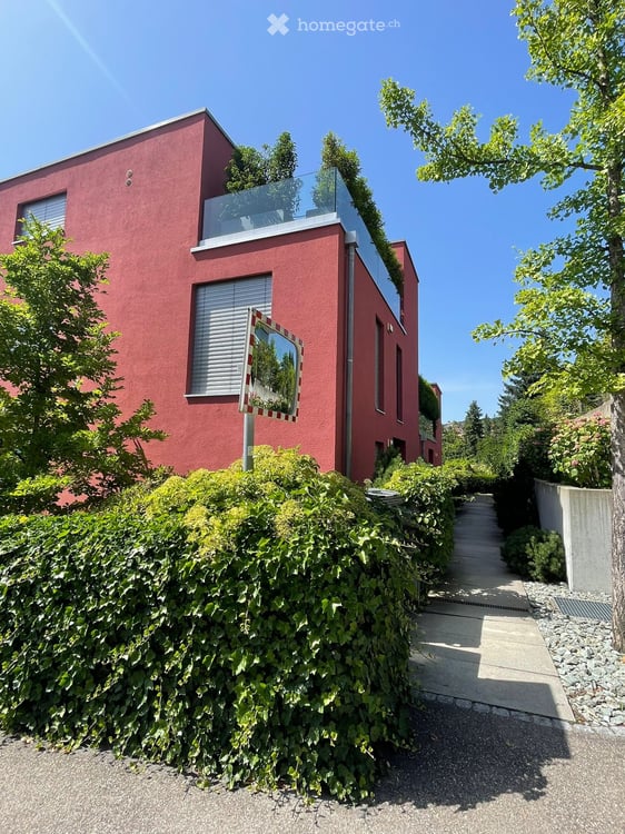 Exklusive 2.5-Zimmer-Duplex-Wohnung mit Kamin und Garage am Zürichberg 3