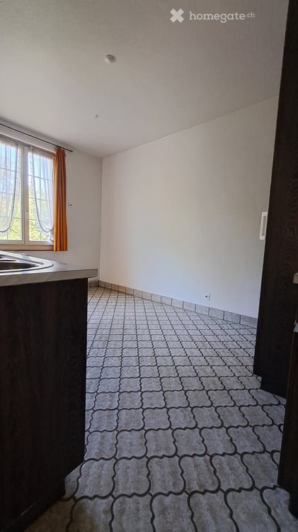 Charmante 3-Zimmer-Wohnung im Altbau an der Reinacherstrasse, Basel 5