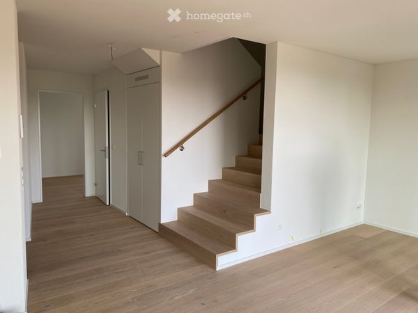 5.5-Zimmer-Maisonette/Duplex-Wohnung mit wunderschöner Fernsicht in familienfreundlicher Überbauung 3