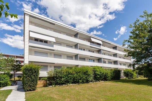 Helle 3-Zimmer-Wohnung mit Balkon und Aussicht in Oberrohrdorf