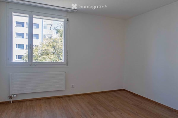 Ruhig gelegene neu renovierte 4.5-Zimmer-Wohnung mit Balkon 9